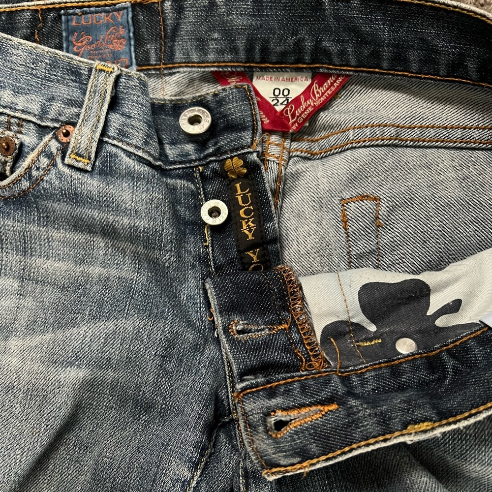 LuckyWoman’s/juniors Jeans size 00 inseam 30 inches. Perfect condition.